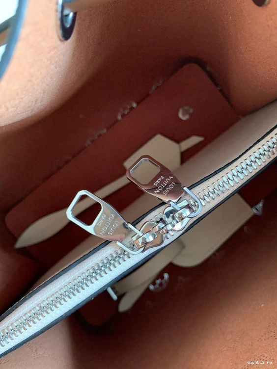 WIS VUITTON MURIA LOUIS 0119